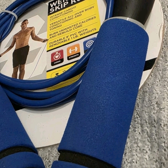 Blue Weighted Skip Rope - Picture 2 of 3